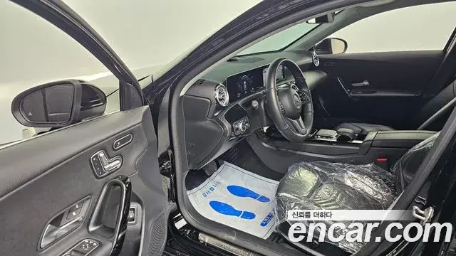 Mercedes-Benz A-Class 2020 — Şəkil 16/20