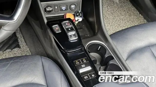 Hyundai Sonata Hybrid 2020 — ფოტო 16/20