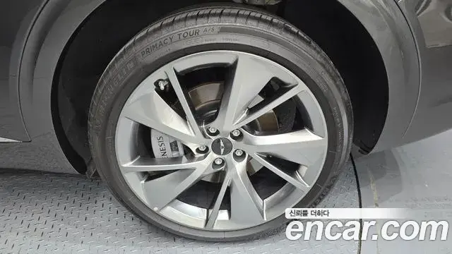 Genesis GV70 2024 — ფოტო 17/32