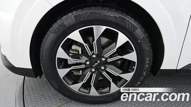 Kia Carnival 2023 — Photo 5/20