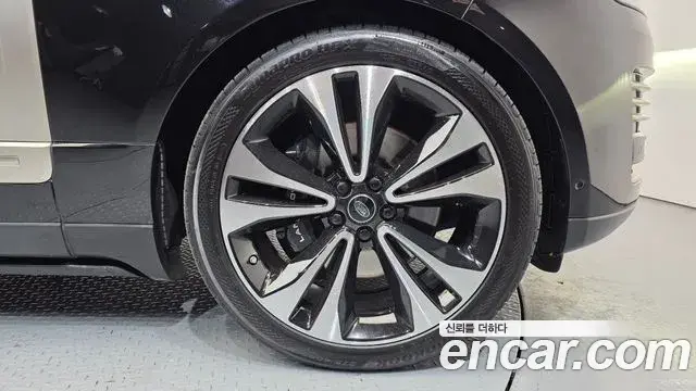 Land Rover Range Rover 2021 — ფოტო 10/20