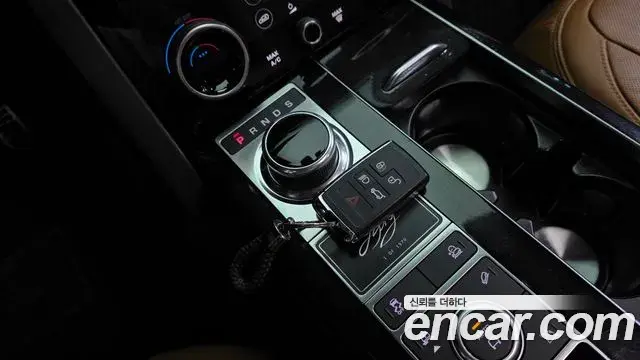 Land Rover Range Rover 2021 — ფოტო 1/20