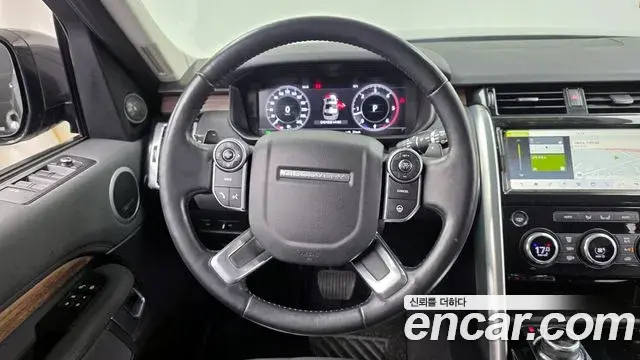 Land Rover Discovery 5 2018 — ფოტო 4/20
