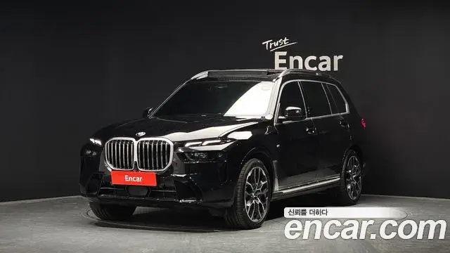 BMW X7 2025 — Фото 1/20