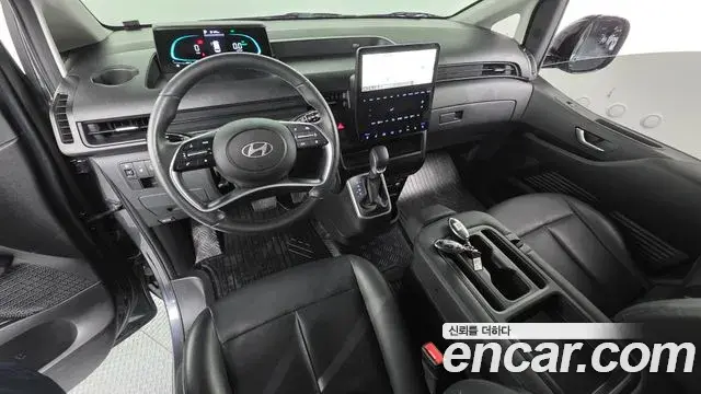 Hyundai Staria 2024 — ფოტო 11/20