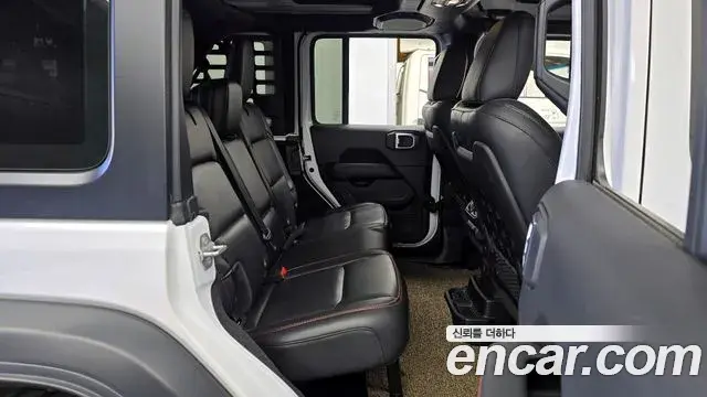 Jeep Wrangler 2021 — Şəkil 30/31