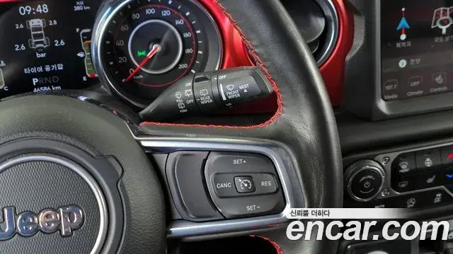 Jeep Wrangler 2021 — Şəkil 28/31