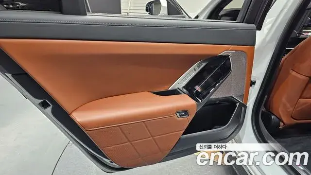 BMW 7 Series 2024 — ფოტო 28/30