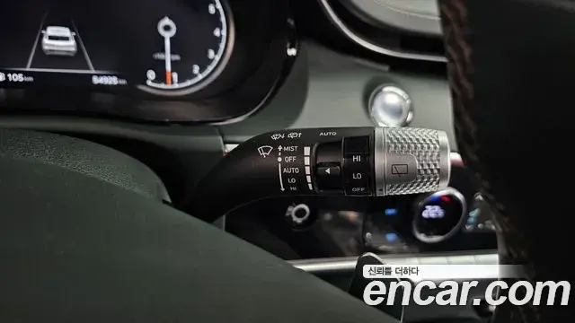 Genesis GV70 2021 — Photo 8/37