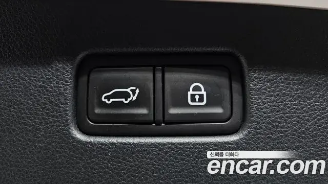 Genesis GV70 2021 — Photo 16/37