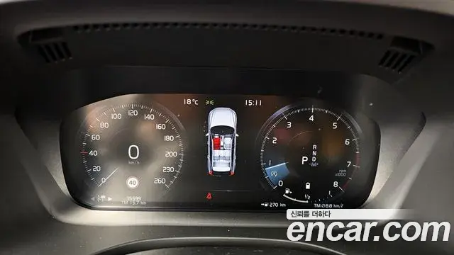 Volvo XC60 2021 — ფოტო 32/34