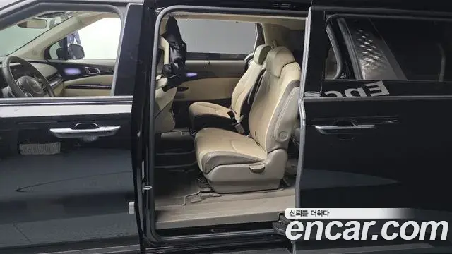 Kia Carnival 2023 — Фото 11/20
