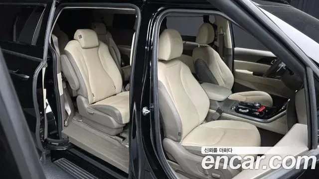 Kia Carnival 2023 — Фото 12/20