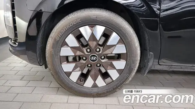 Hyundai Staria 2022 — Photo 14/20