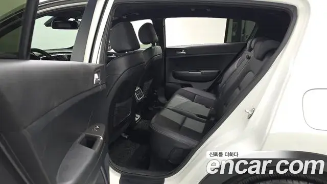 Kia Sportage The Bold 2021 — ფოტო 11/32