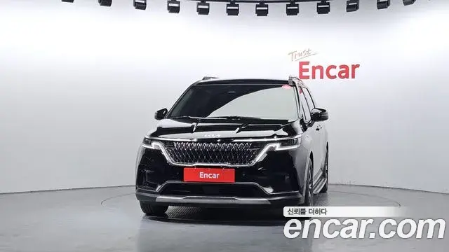 Kia Carnival 2023 — Фото 2/20