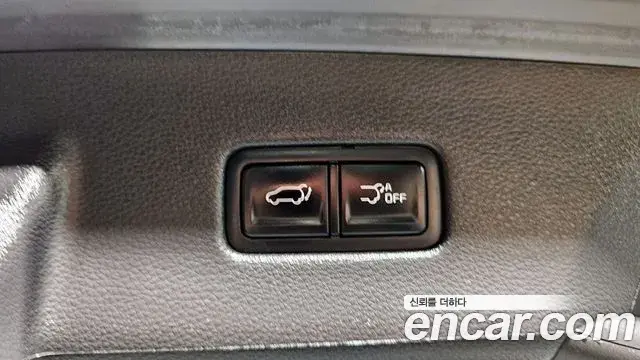 Kia Carnival 2023 — Фото 18/20