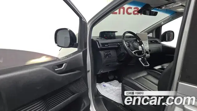 Hyundai Staria 2022 — Фото 10/20