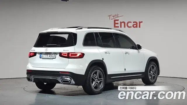 Mercedes-Benz GLB-Class 2023 — Фото 2/20