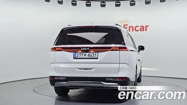 Kia Carnival 2022 — Фото 3/20
