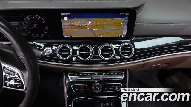 Mercedes-Benz E-Class 2019 — Şəkil 15/20