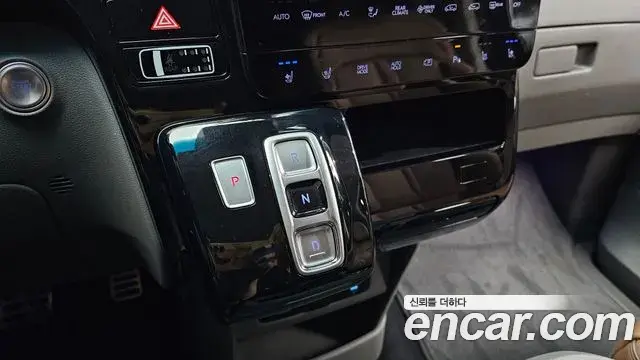 Hyundai Staria 2025 — Şəkil 6/34