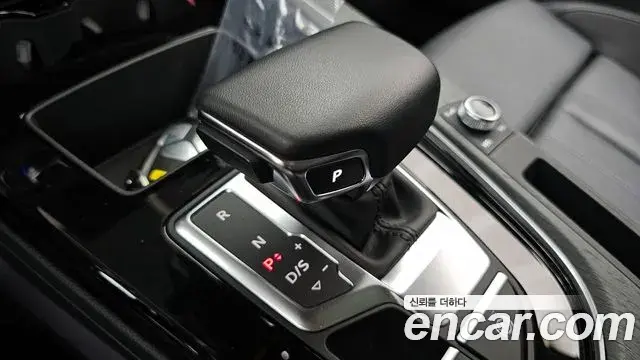 Audi A4 2023 — ფოტო 13/35
