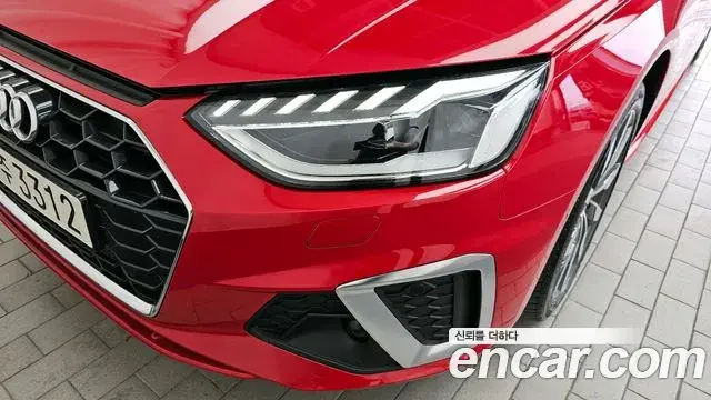 Audi A4 2023 — ფოტო 12/35