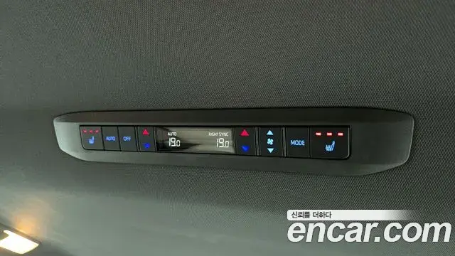 Toyota Sienna 2021 — Photo 28/30