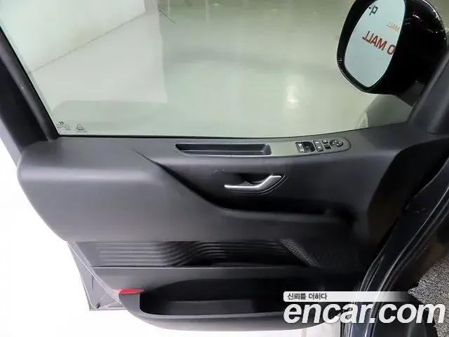 Hyundai Staria 2021 — ფოტო 20/20