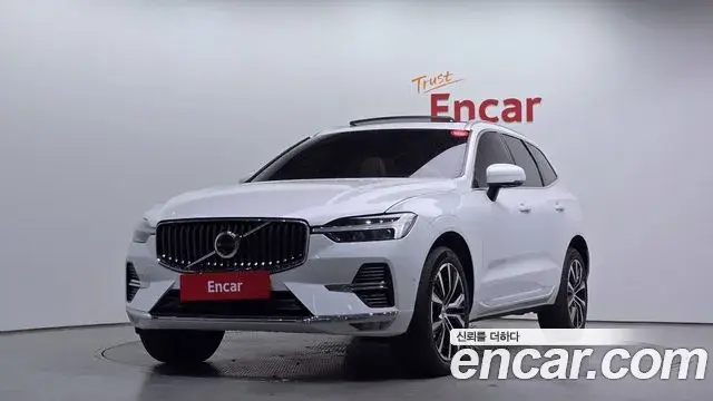 Volvo XC60 2023 — Photo 28/32