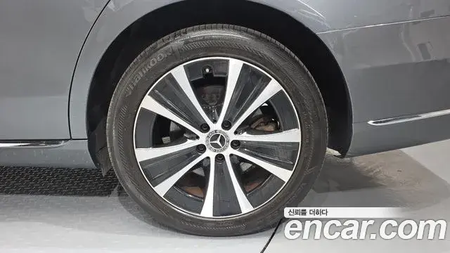 Mercedes-Benz E-Class 2019 — Şəkil 2/33