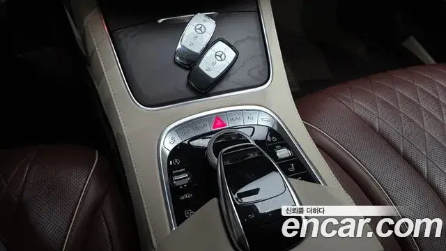 Mercedes-Benz S-Class 2019 — Photo 16/30