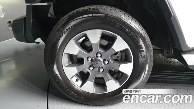 Jeep Wrangler 2019 — Şəkil 18/20
