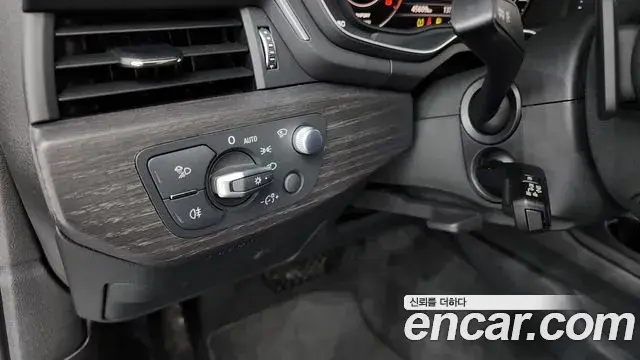 Audi A4 2019 — ფოტო 8/38
