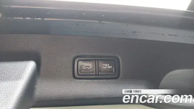 Kia Carnival 2021 — ფოტო 15/20