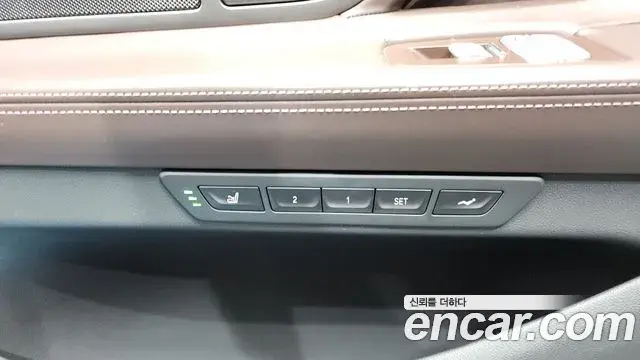 BMW 7 Series 2018 — ფოტო 22/43