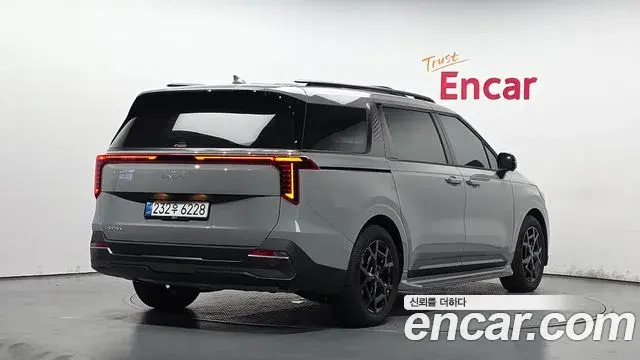 Kia Carnival 2025 — Фото 2/20