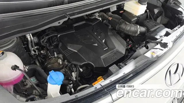 Hyundai Staria 2023 — Фото 6/20