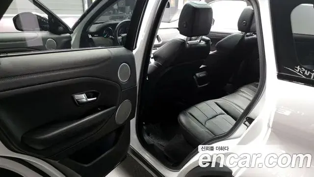Land Rover Range Rover Evoque 2018 — ფოტო 2/20