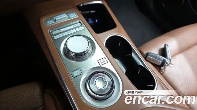 Genesis GV70 2022 — Şəkil 27/40
