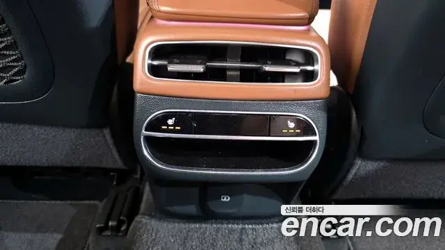 Genesis GV70 2022 — Şəkil 34/40