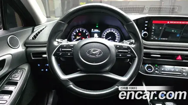 Hyundai Sonata Hybrid 2022 — Photo 18/29
