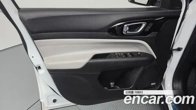 Jeep Compass 2022 — Şəkil 14/32