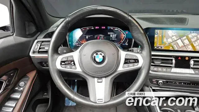 BMW 3 Series 2022 — Photo 18/32