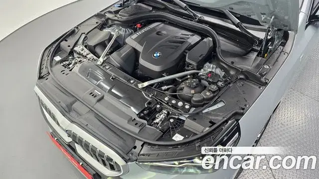 BMW 5 Series 2025 — Photo 2/20