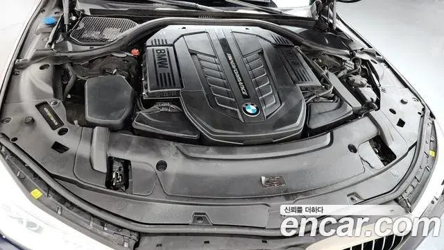 BMW 7 Series 2018 — Şəkil 19/20