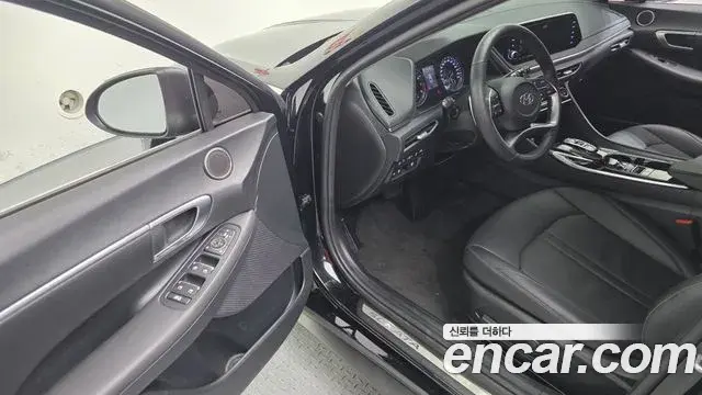 Hyundai Sonata 2021 — Фото 11/20