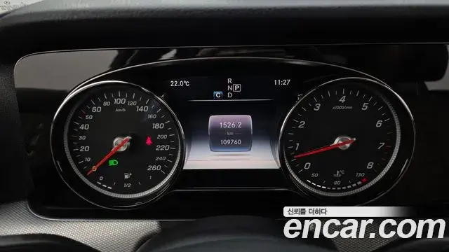 Mercedes-Benz E-Class 2018 — ფოტო 16/20