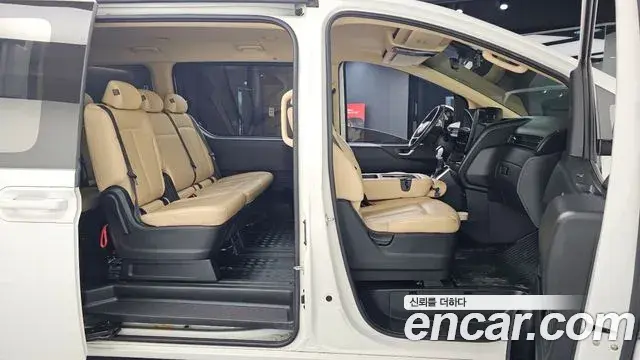 Hyundai Staria 2022 — Photo 5/20
